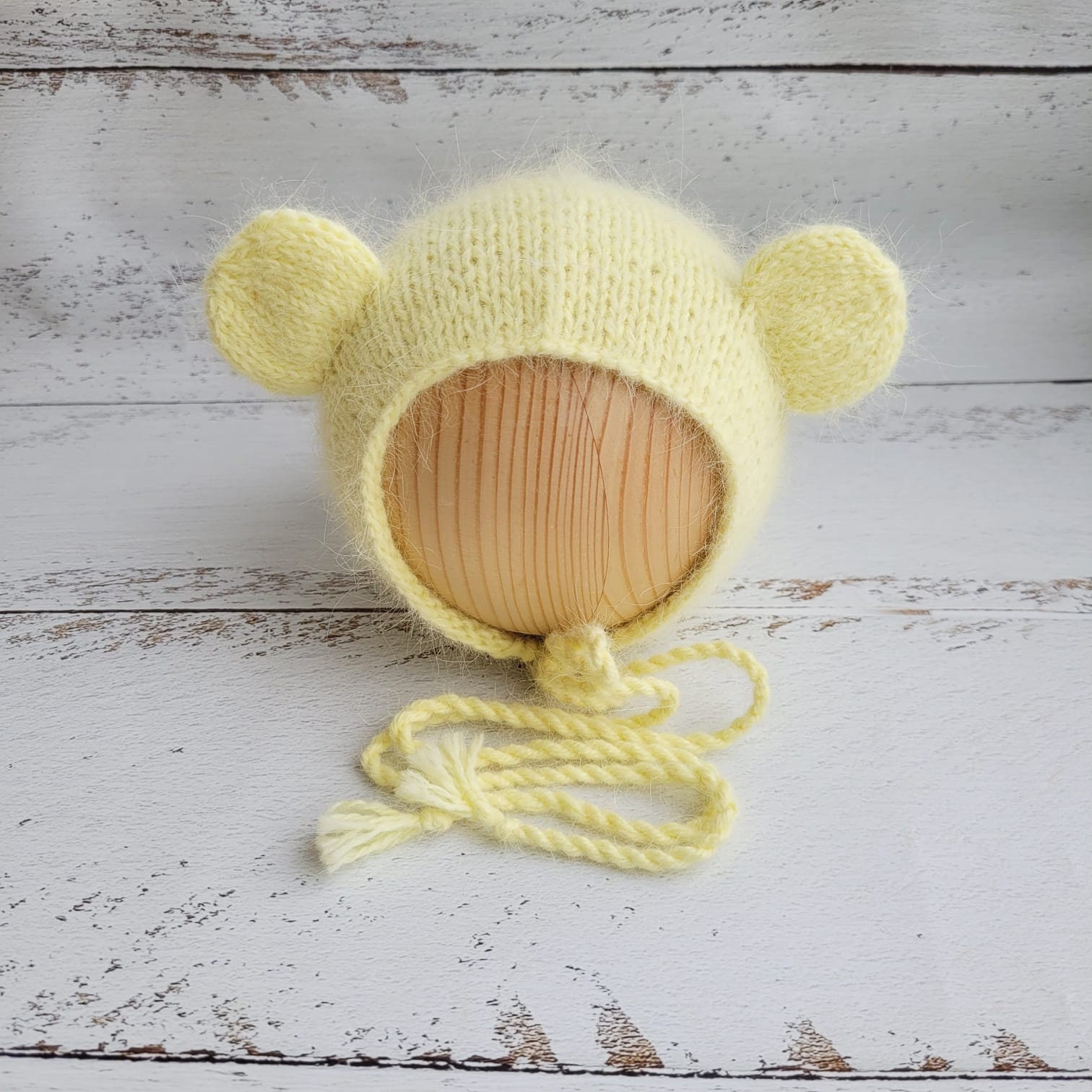 Hand Knitted Yellow Bear Newborn Outfit: Photo Prop Set - Image 2
