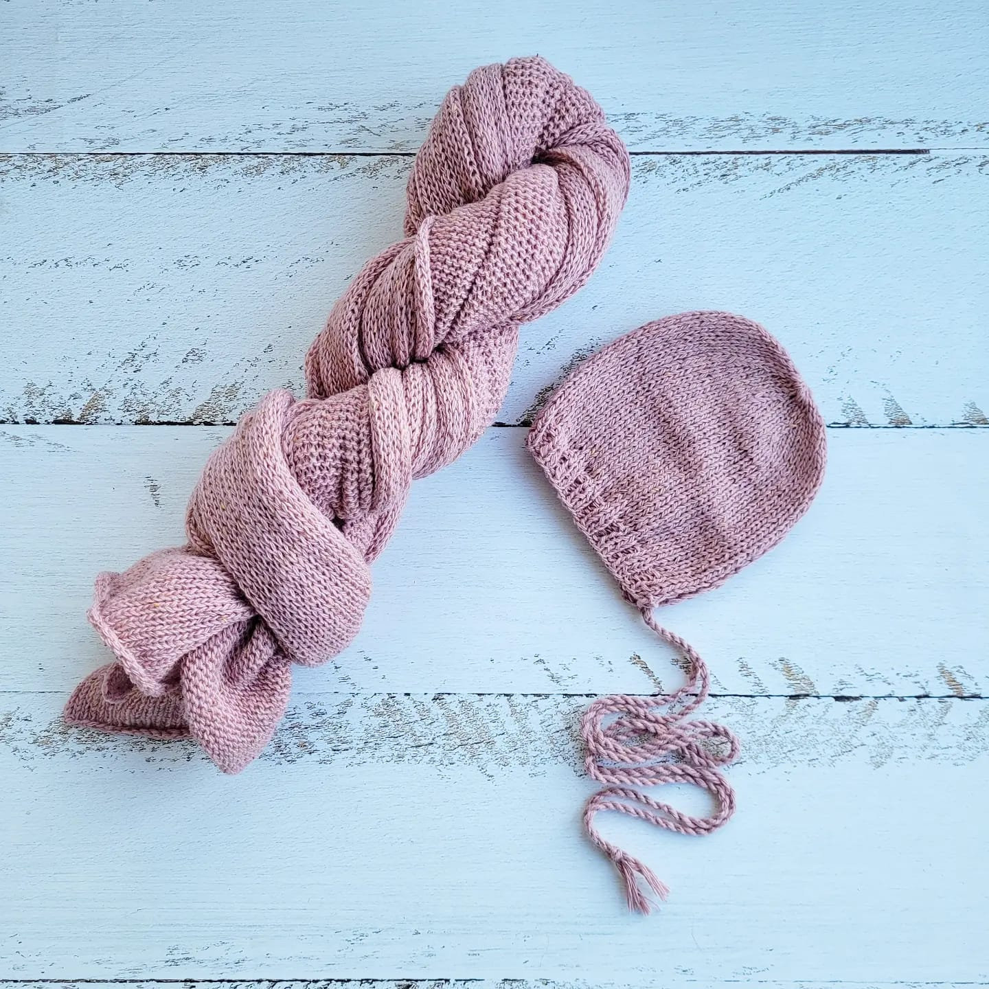 Light Grey Newborn Knitted Wrap annd Bonnet, Boy girl photo props, Tweed wraps - Image 2