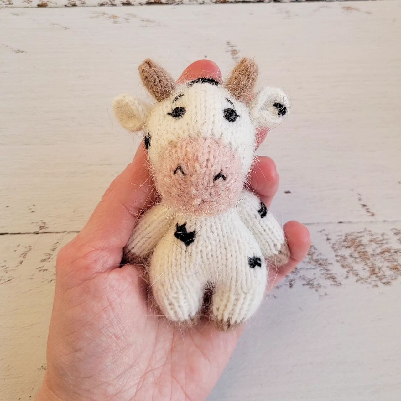 Newborn Cow Bonnet and Stuffed Toy: Hand-Knitted Photo Prop - Image 10