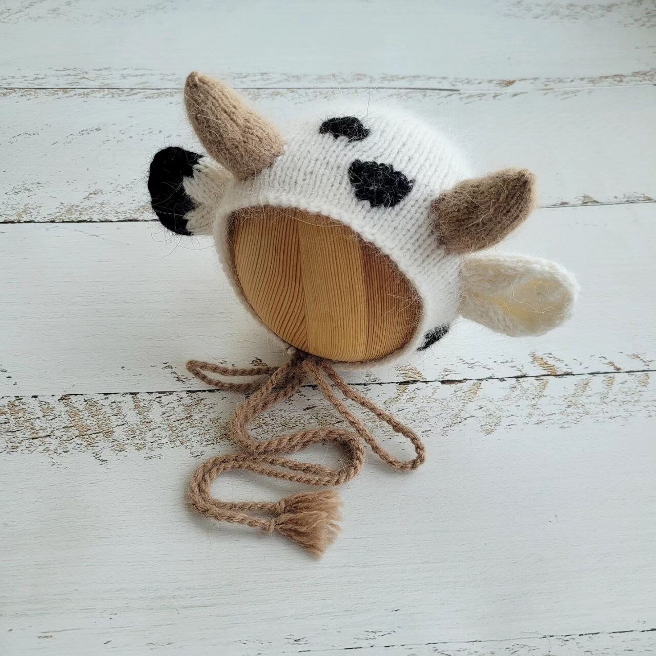 Newborn Cow Bonnet and Stuffed Toy: Hand-Knitted Photo Prop - Image 5