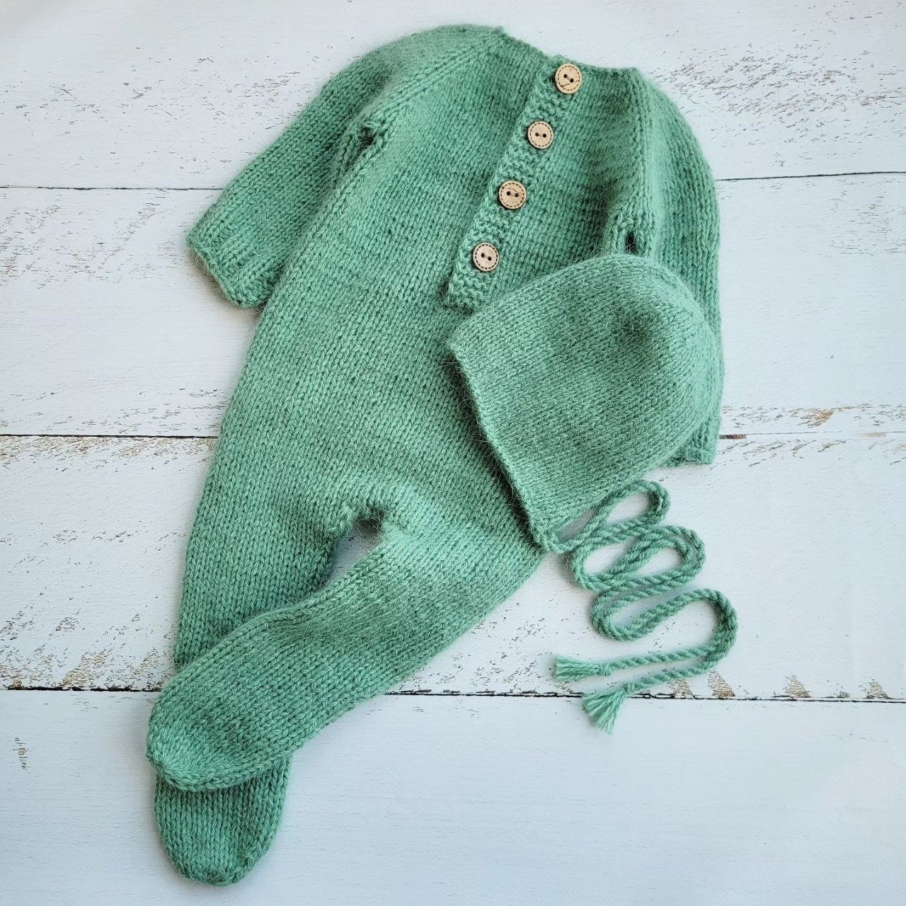 Fluffy newborn romper with bonnet/ Newborn photo props - Image 5