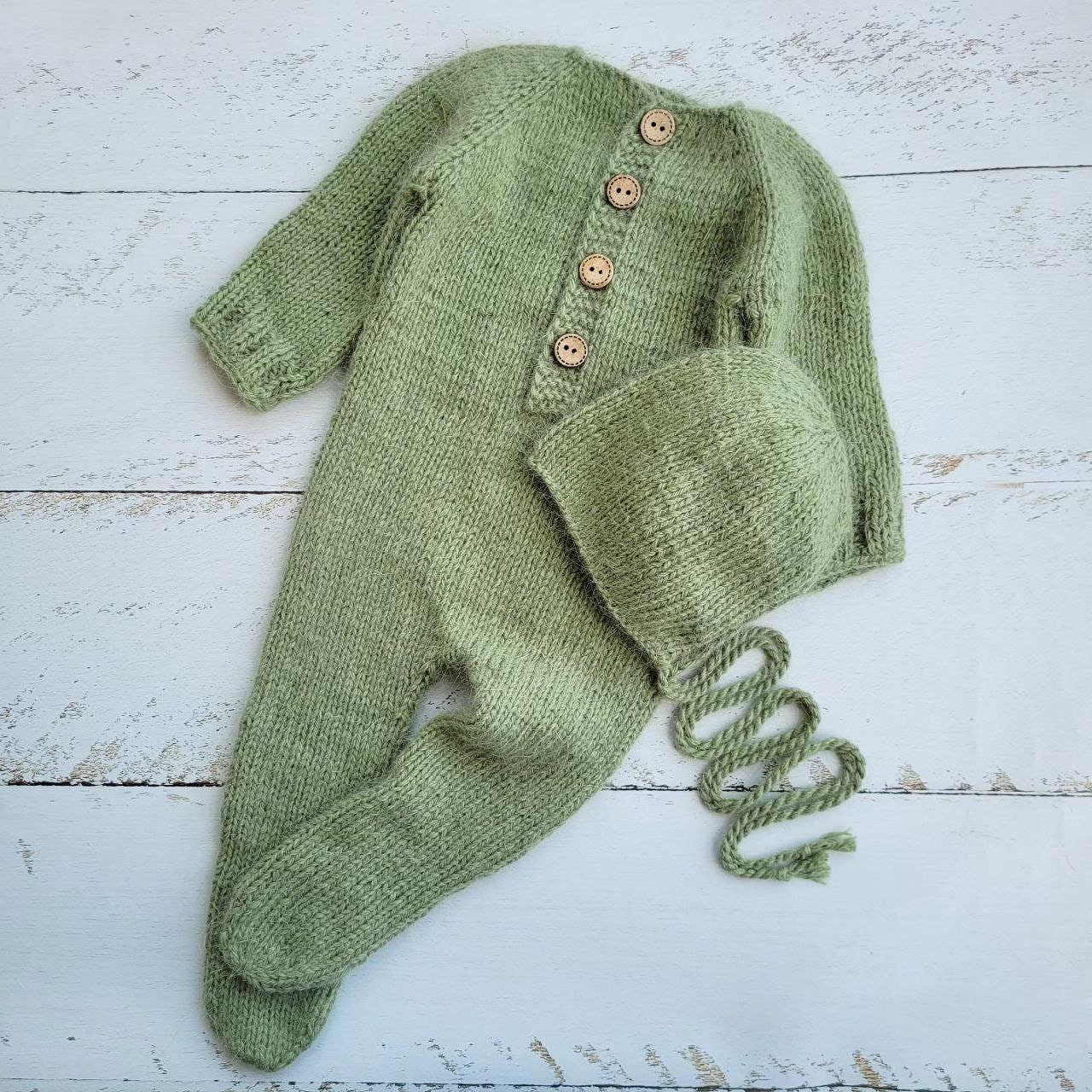 Fluffy newborn romper with bonnet/ Newborn photo props - Image 7