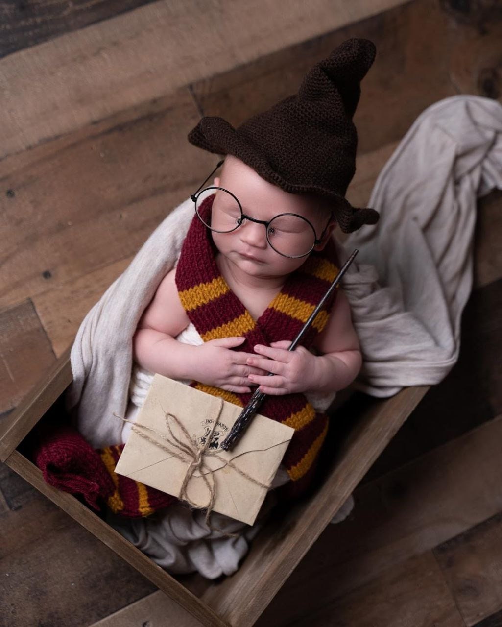 Wizard set HP/ Glasses, Letter, Magic Wand, Scarf and Hat. Newborn photo props