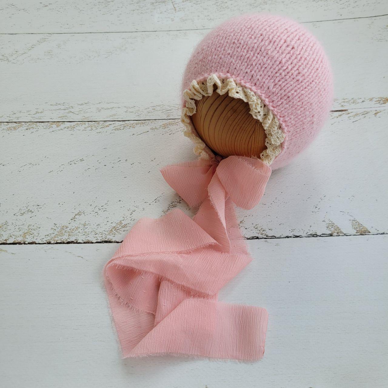 Bonnet with ribbons and lace/ Newborn photo props - Image 4