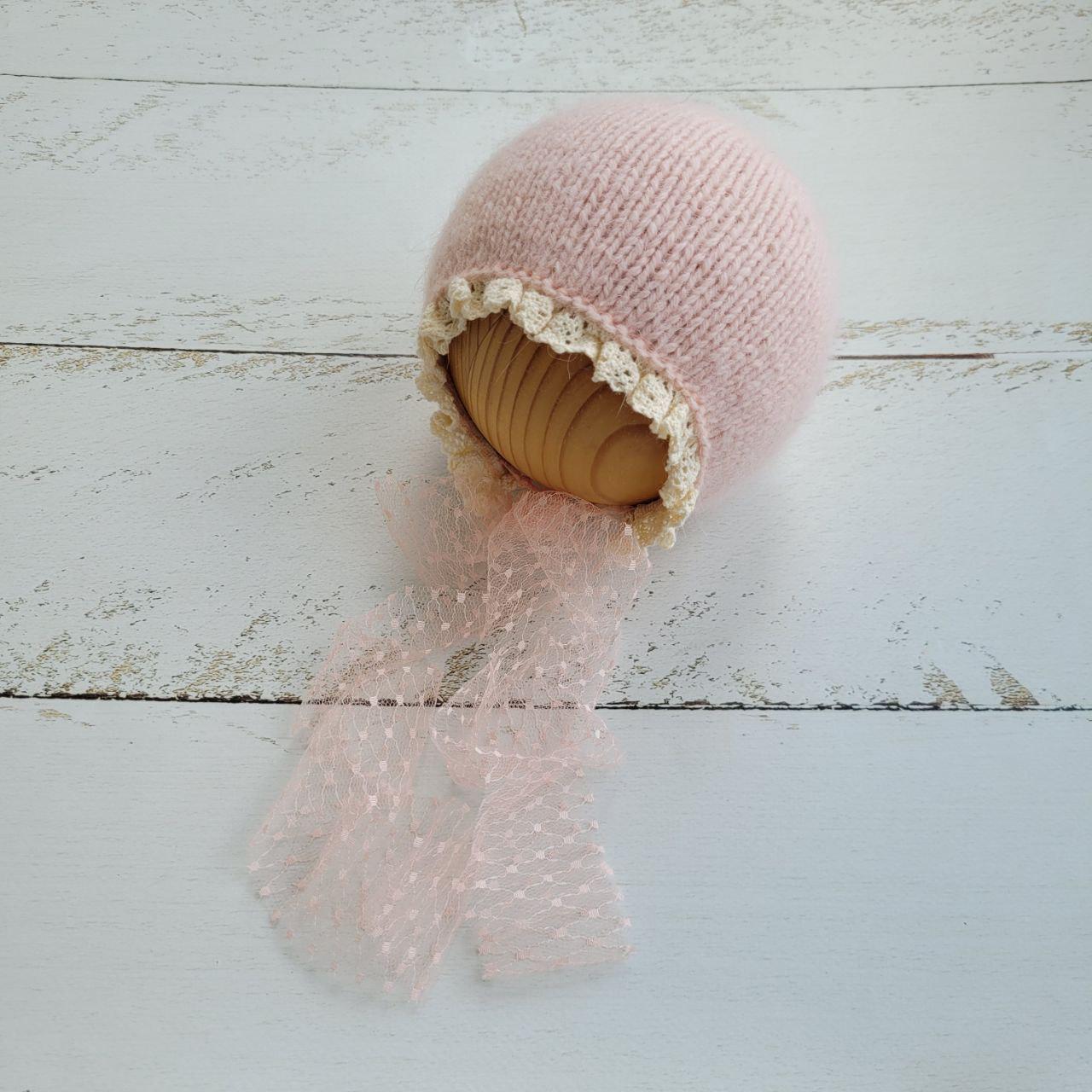 Bonnet with ribbons and lace/ Newborn photo props - Image 6