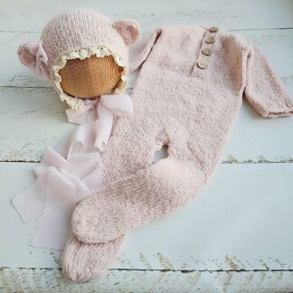 Bear hat with lace, romper, Pink bear outfit / Newborn photo props