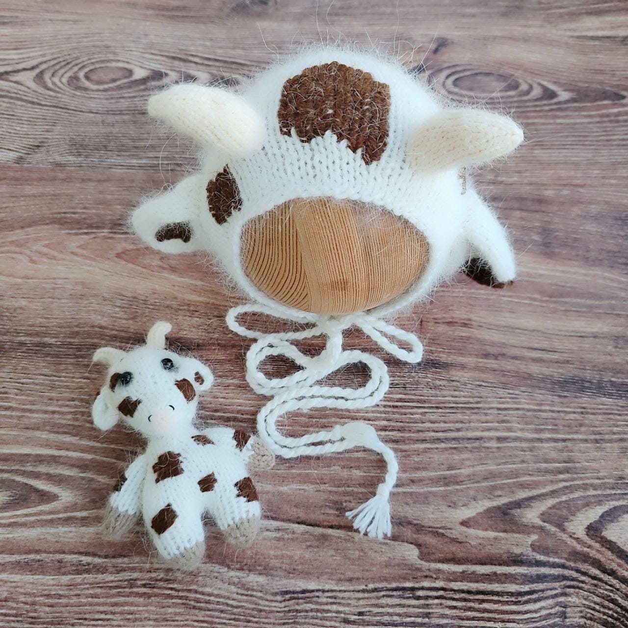 Newborn Goat and bonnet / Newborn photo props - Image 2