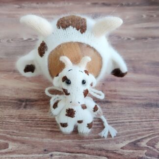 Newborn Goat and bonnet / Newborn photo props