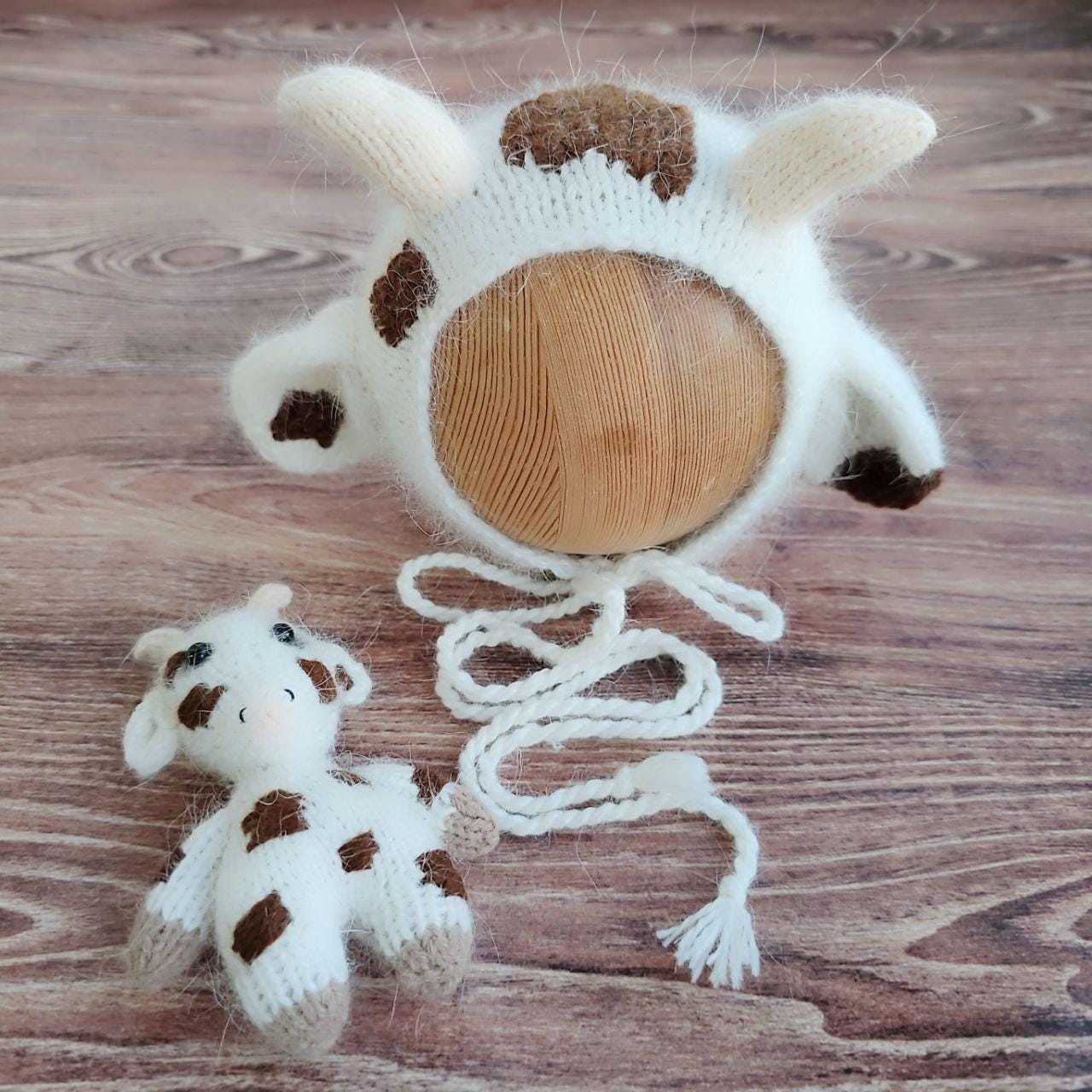 Newborn Goat and bonnet / Newborn photo props - Image 3