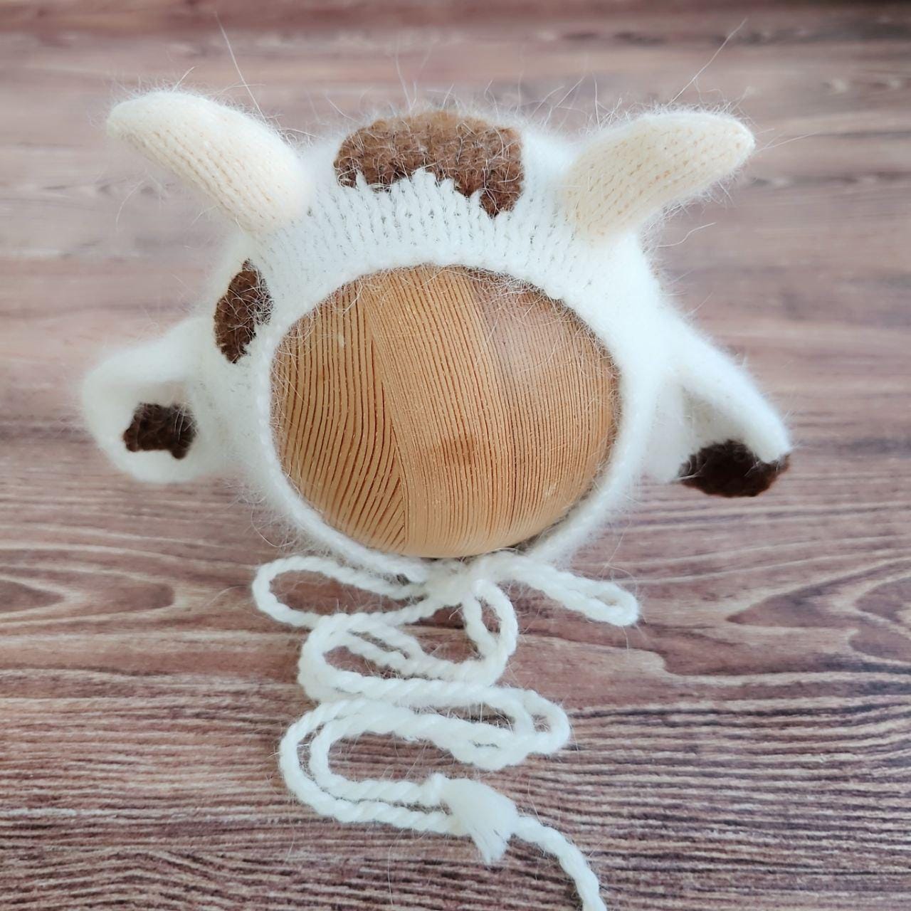 Newborn Goat and bonnet / Newborn photo props - Image 9