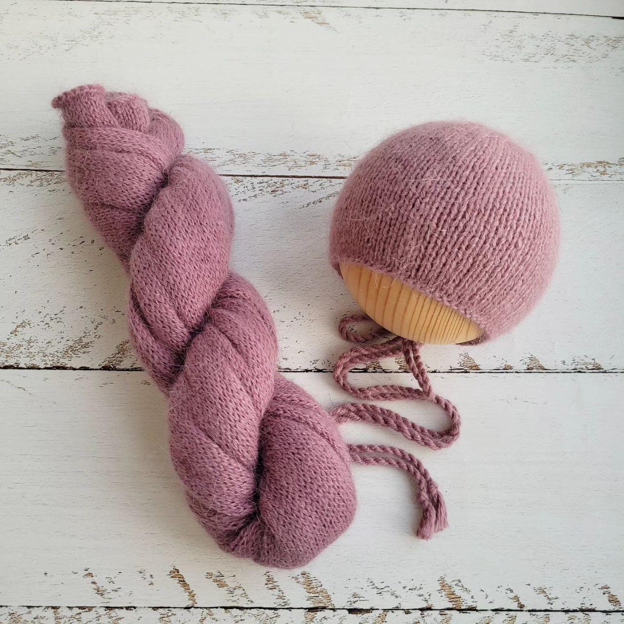 Fuzzy newborn bonnet and wrap / Newborn photo props - Image 3
