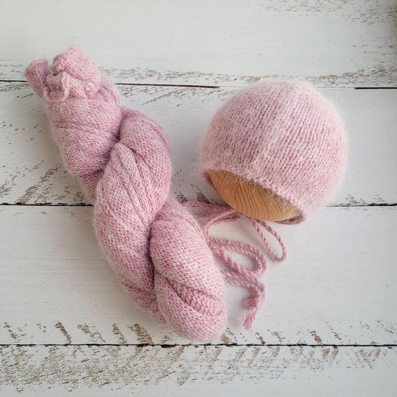 Fuzzy newborn bonnet and wrap / Newborn photo props - Image 6